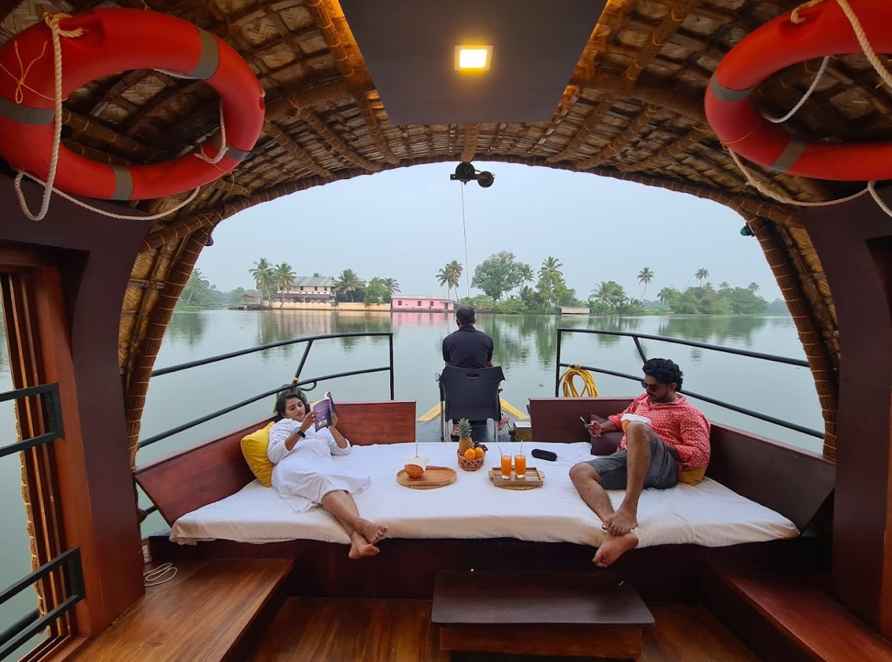 Luxury Houseboat Kerala